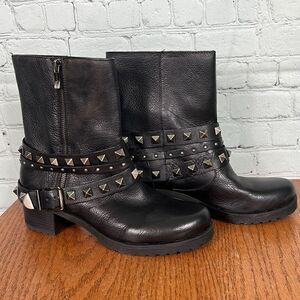 BCBG Leather Buckram Option HEELED LOW BOOTS w/studs & buckles like new